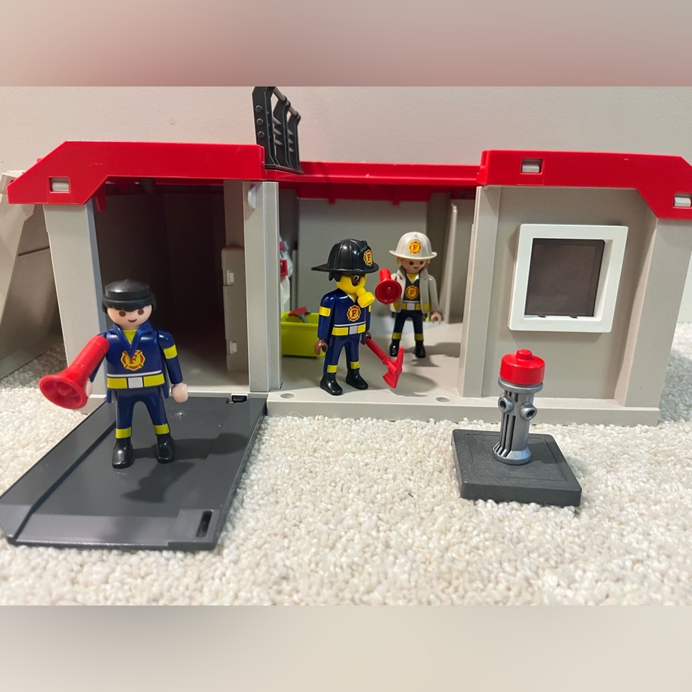 PLAYMOBIL Take Along Fire Station 5663
